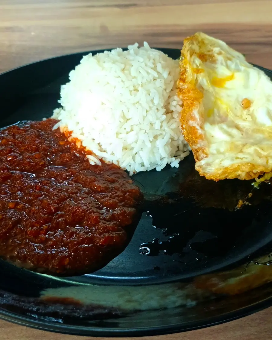 马来西亚森美兰餐厅里的椰浆饭